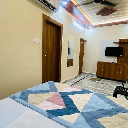 The Raman Palace- A Budget Hotel Mathura Ngoại thất bức ảnh
