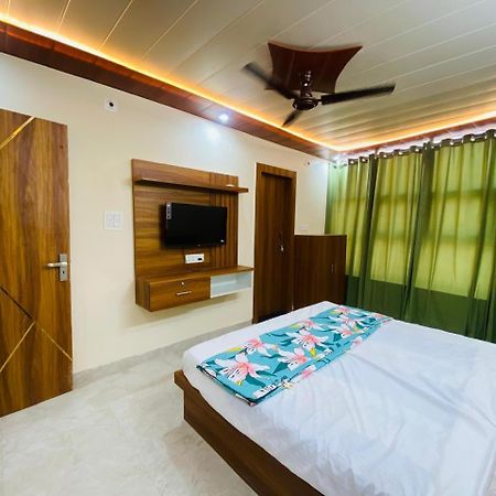 The Raman Palace- A Budget Hotel Mathura Ngoại thất bức ảnh