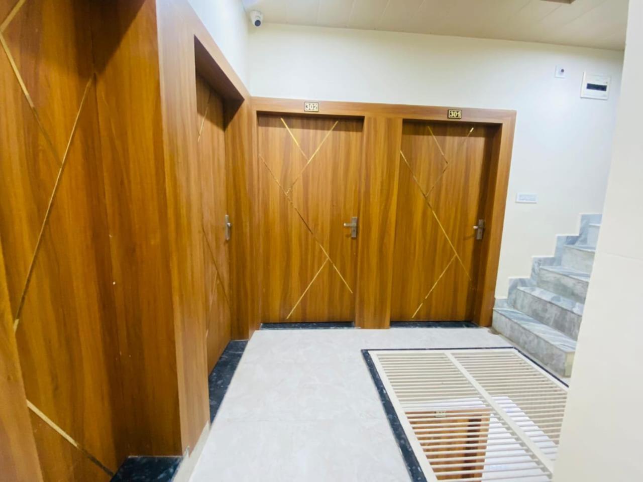 The Raman Palace- A Budget Hotel Mathura Ngoại thất bức ảnh