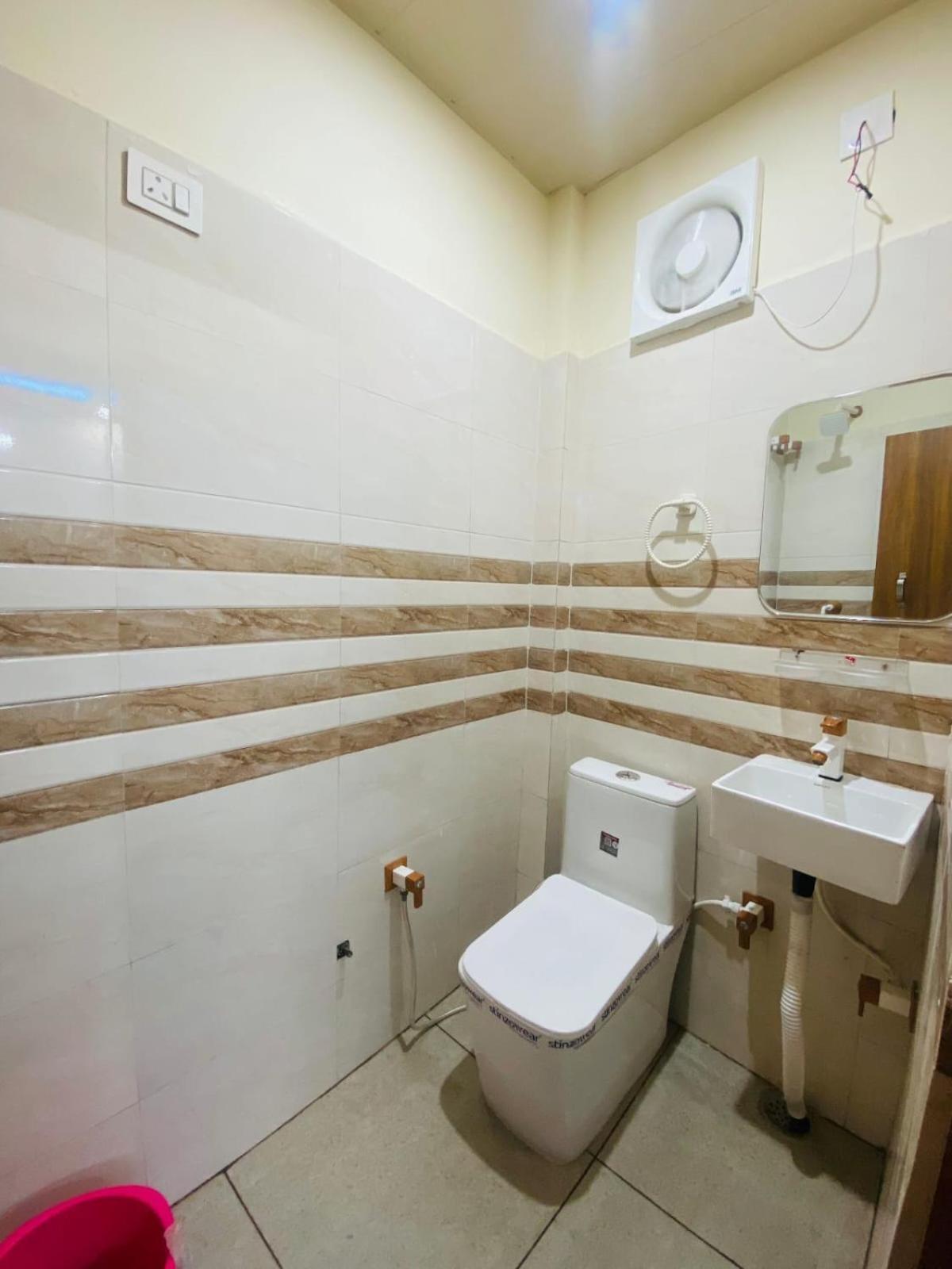 The Raman Palace- A Budget Hotel Mathura Ngoại thất bức ảnh
