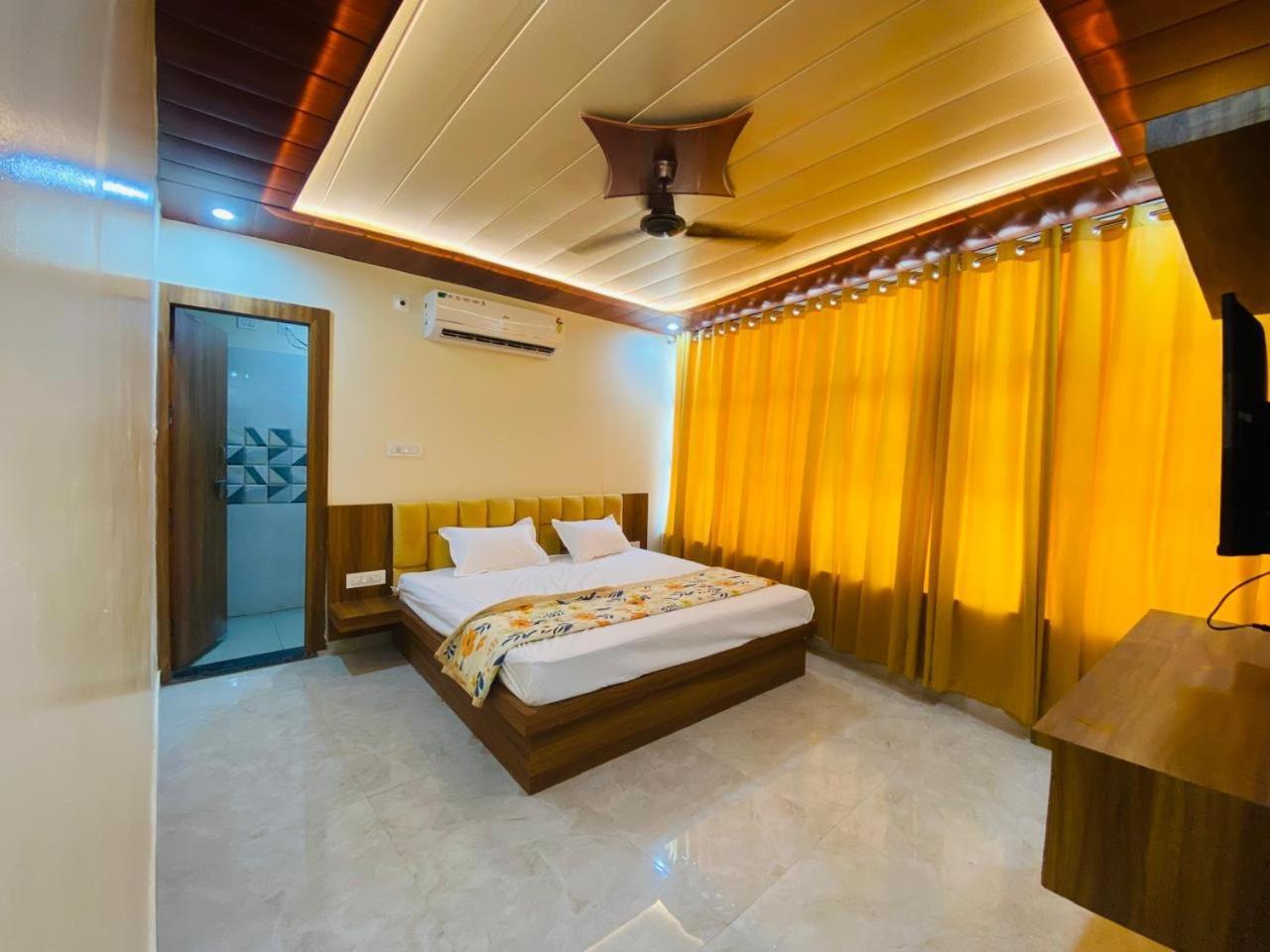 The Raman Palace- A Budget Hotel Mathura Ngoại thất bức ảnh