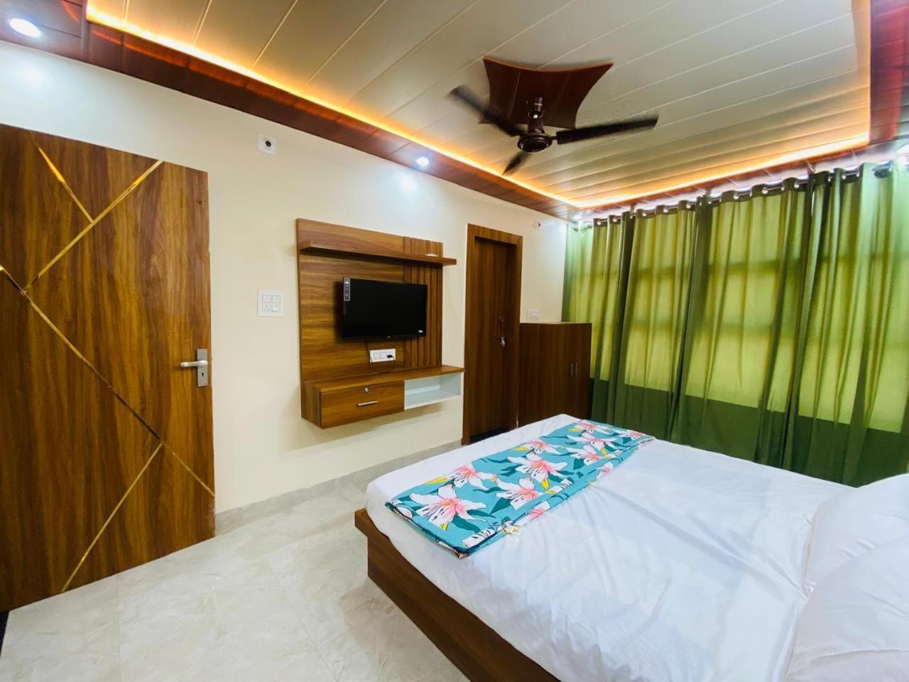 The Raman Palace- A Budget Hotel Mathura Ngoại thất bức ảnh