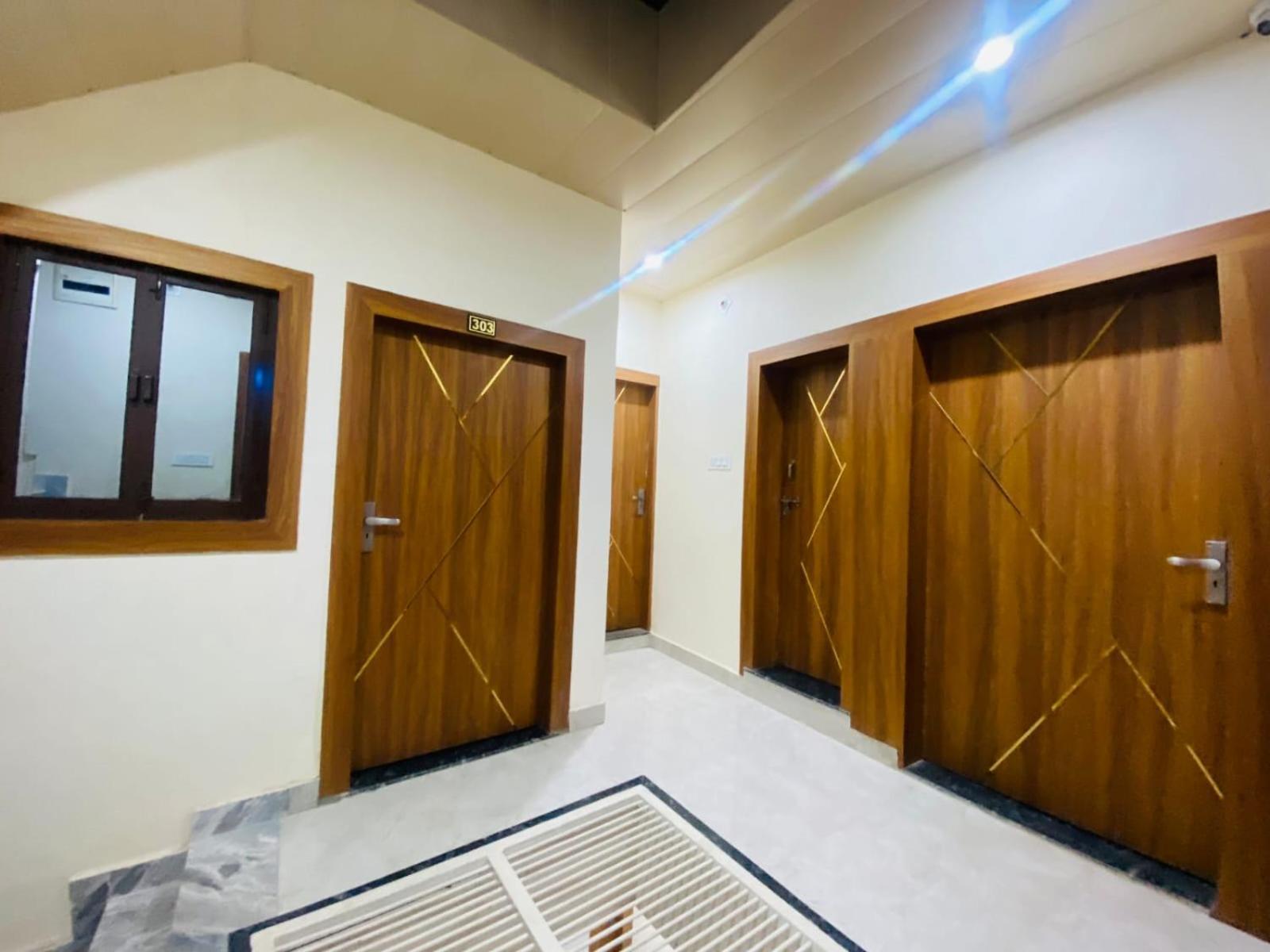 The Raman Palace- A Budget Hotel Mathura Ngoại thất bức ảnh