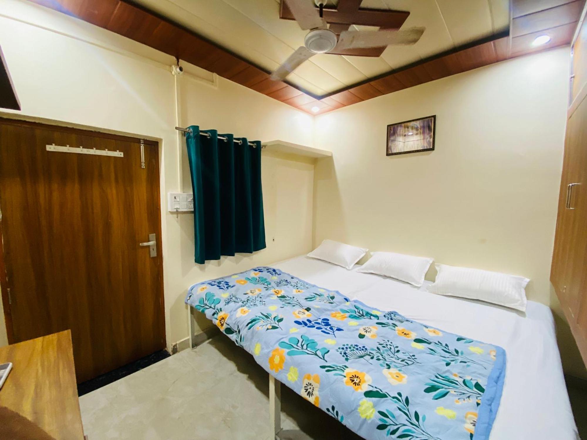 The Raman Palace- A Budget Hotel Mathura Ngoại thất bức ảnh