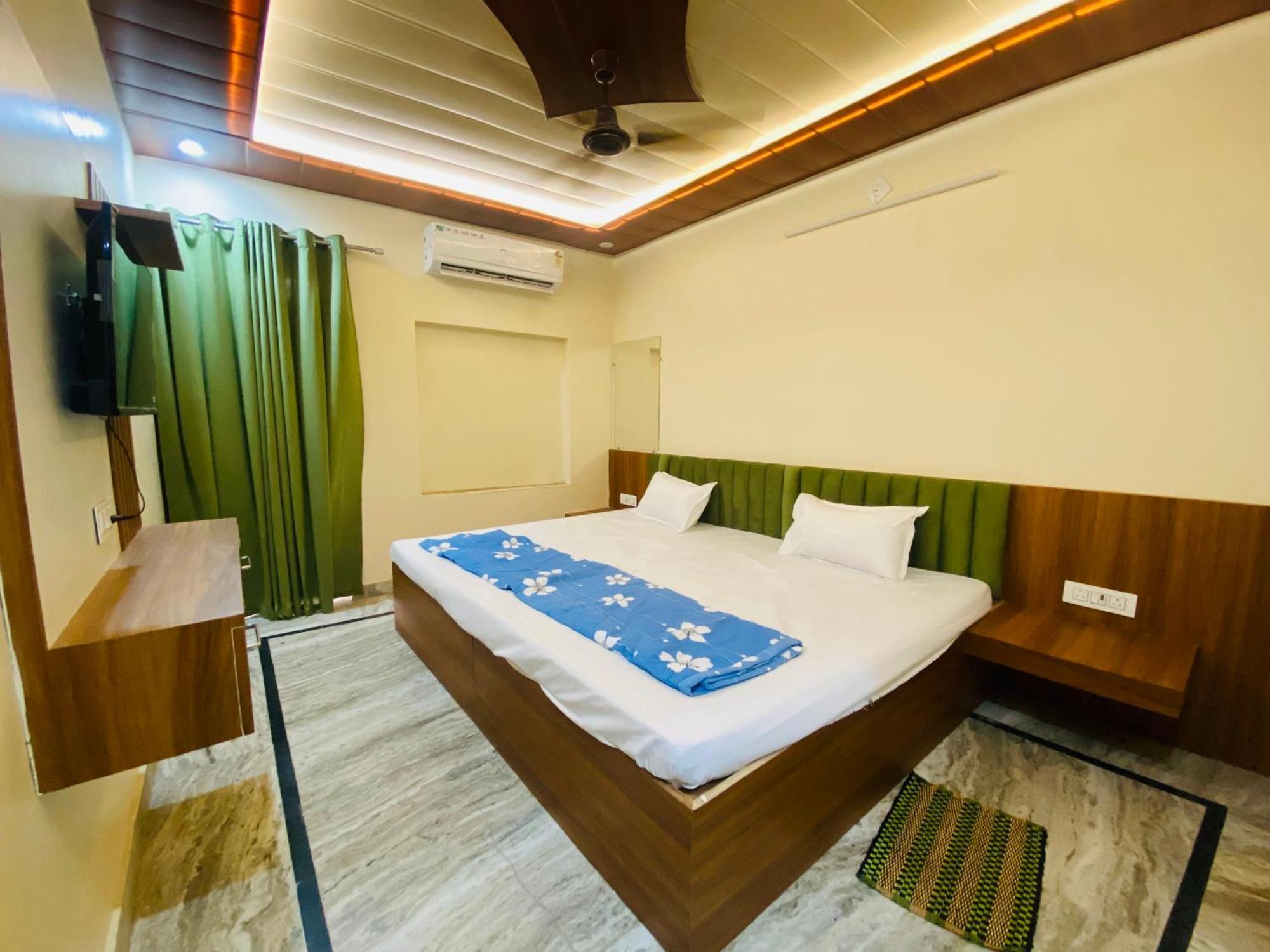 The Raman Palace- A Budget Hotel Mathura Ngoại thất bức ảnh